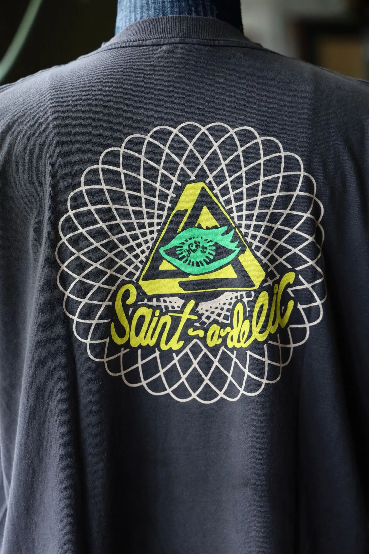 SAINT Mxxxxxx SS TEE/SAINT MX6/BLK Little devil bee distressed TEE, washed black S-XL OE yarn tube fabric, no side seams, Assute garment dyeing, heavy washing, water fading, old hole treatment, correct version, original consistent main mark/wash mark/cherub mark, original consistent printing restoration, distressed treatment, top purchasing agent level